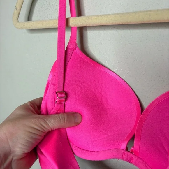 Victoria's Secret Pink Underwire Plunge Bra with Adjustable Straps 32B - Picture 5 of 5